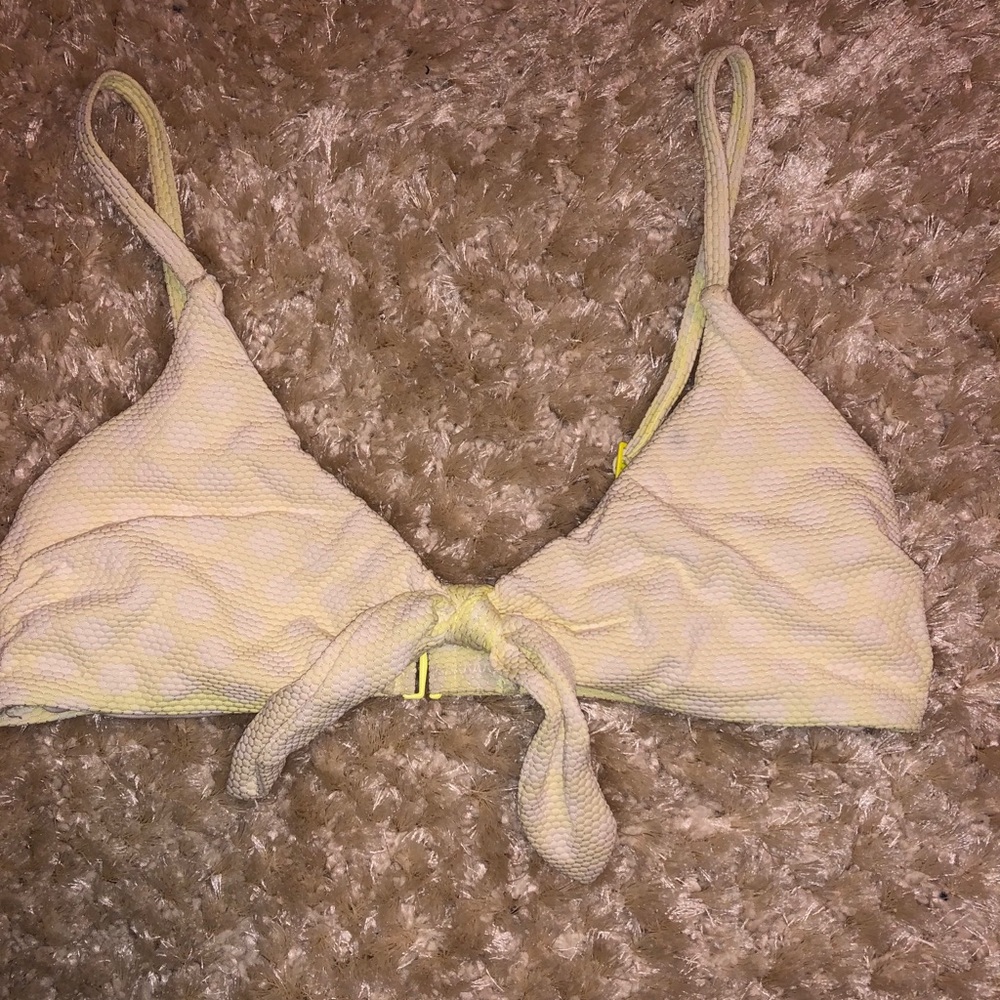 polka dot bikini top!